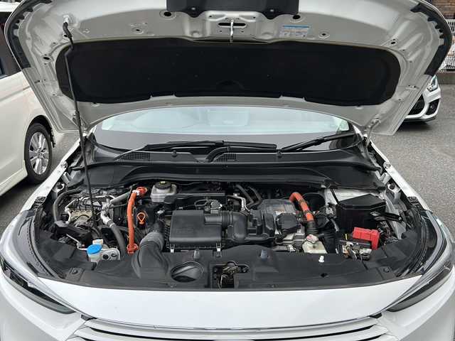 ホンダ ヴェゼル ハイブリッド e:HEV Z 埼玉県 2022(令4)年 3.3万km プラチナホワイトパール ワンオーナー/運転席エアバッグ	/助手席エアバッグ	/サイドエアバッグ	/ABS(アンチロックブレーキ)/トラクションコントロール	/前席シートベルトプリテンショナー	/前席シートベルトフォースリミッター/後席３点式シートベルト	/ブレーキアシスト	/衝突安全ボディー	採用/EBD（電子制動力配分装置）	/盗難防止システム	/その他安全装備	VSA(ABS+TCS+横すべり抑制) ヒルディセントコントロール/エアコン	フルオート/パワーウィンドウ	/集中ドアロック	/ステアリングテレスコピック機構	/ステアリングチルト機構	/クルーズコントロール	/本革巻きステアリング	/アルミホイール	18インチ標準/分割可倒式リアシート	分割式/UVカットガラス	/プライバシーガラス