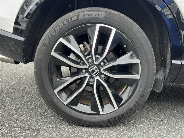 ホンダ ヴェゼル ハイブリッド e:HEV Z 埼玉県 2022(令4)年 3.3万km プラチナホワイトパール ワンオーナー/運転席エアバッグ	/助手席エアバッグ	/サイドエアバッグ	/ABS(アンチロックブレーキ)/トラクションコントロール	/前席シートベルトプリテンショナー	/前席シートベルトフォースリミッター/後席３点式シートベルト	/ブレーキアシスト	/衝突安全ボディー	採用/EBD（電子制動力配分装置）	/盗難防止システム	/その他安全装備	VSA(ABS+TCS+横すべり抑制) ヒルディセントコントロール/エアコン	フルオート/パワーウィンドウ	/集中ドアロック	/ステアリングテレスコピック機構	/ステアリングチルト機構	/クルーズコントロール	/本革巻きステアリング	/アルミホイール	18インチ標準/分割可倒式リアシート	分割式/UVカットガラス	/プライバシーガラス