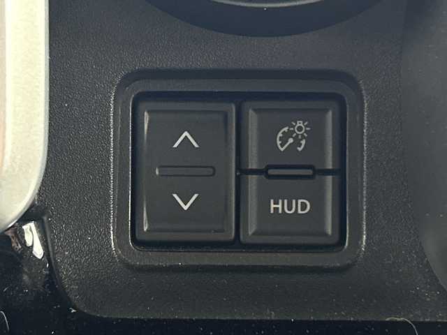 スズキ スペーシア カスタム HYBRID XS 愛知県 2019(令1)年 2.6万km ピュアホワイトパール/ブラック2トーン 禁煙車/2トーン/純正7インチナビ/（CD/DVD/Bluetooth/SD/USB/フルセグTV)/全方位カメラ/ヘッドアップディスプレイ/スズキセーフティサポート/・衝突軽減ブレーキ/・レーンキープアシスト/・オートマチックハイビーム/・クリアランスソナー/・誤発進抑制機能/ドライブレコーダー/シートヒーター/両側パワースライドドア/純正アルミホイール/スマートキー/スペアキー有/純正フロアマット/電動格納ミラー/プッシュスタート/LEDヘッドライト