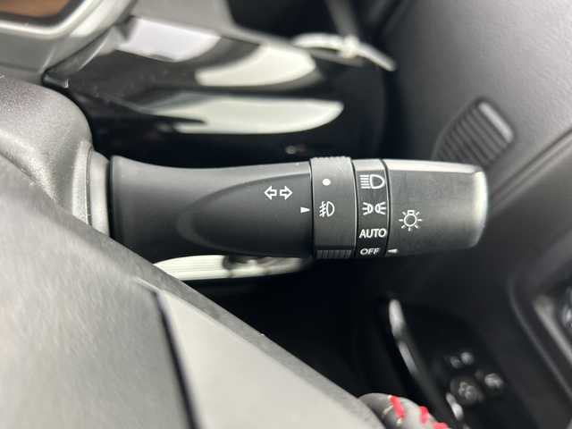 スズキ スペーシア カスタム HYBRID XS 愛知県 2019(令1)年 2.6万km ピュアホワイトパール/ブラック2トーン 禁煙車/2トーン/純正7インチナビ/（CD/DVD/Bluetooth/SD/USB/フルセグTV)/全方位カメラ/ヘッドアップディスプレイ/スズキセーフティサポート/・衝突軽減ブレーキ/・レーンキープアシスト/・オートマチックハイビーム/・クリアランスソナー/・誤発進抑制機能/ドライブレコーダー/シートヒーター/両側パワースライドドア/純正アルミホイール/スマートキー/スペアキー有/純正フロアマット/電動格納ミラー/プッシュスタート/LEDヘッドライト