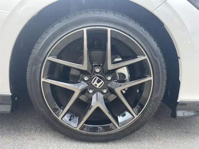 ホンダ シビック EX 静岡県 2023(令5)年 0.5万km プラチナホワイトパール HondaSENSING/HondaCONNECTディスプレー/　AM FM Bluetooth スマホ連携/バックカメラ/アダプティブクルーズコントロール/ブラインドスポットモニタリング/前後クリアランスソナー/前席シートヒーター/前席パワーシート/電動パーキングブレーキ/オートブレーキホールド/6速MT/リアウイング/ワイヤレス充電/USBジャック/スマートキー×2本/ETC2.0/BOSEプレミアムサウンド