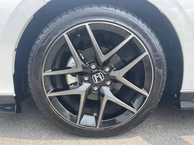 ホンダ シビック EX 静岡県 2023(令5)年 0.5万km プラチナホワイトパール HondaSENSING/HondaCONNECTディスプレー/　AM FM Bluetooth スマホ連携/バックカメラ/アダプティブクルーズコントロール/ブラインドスポットモニタリング/前後クリアランスソナー/前席シートヒーター/前席パワーシート/電動パーキングブレーキ/オートブレーキホールド/6速MT/リアウイング/ワイヤレス充電/USBジャック/スマートキー×2本/ETC2.0/BOSEプレミアムサウンド
