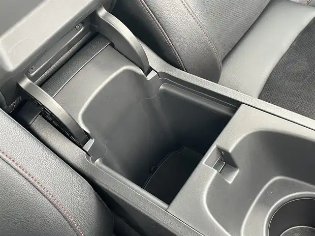 ホンダ シビック EX 静岡県 2023(令5)年 0.5万km プラチナホワイトパール HondaSENSING/HondaCONNECTディスプレー/　AM FM Bluetooth スマホ連携/バックカメラ/アダプティブクルーズコントロール/ブラインドスポットモニタリング/前後クリアランスソナー/前席シートヒーター/前席パワーシート/電動パーキングブレーキ/オートブレーキホールド/6速MT/リアウイング/ワイヤレス充電/USBジャック/スマートキー×2本/ETC2.0/BOSEプレミアムサウンド