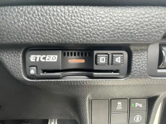 ホンダ シビック EX 静岡県 2023(令5)年 0.5万km プラチナホワイトパール HondaSENSING/HondaCONNECTディスプレー/　AM FM Bluetooth スマホ連携/バックカメラ/アダプティブクルーズコントロール/ブラインドスポットモニタリング/前後クリアランスソナー/前席シートヒーター/前席パワーシート/電動パーキングブレーキ/オートブレーキホールド/6速MT/リアウイング/ワイヤレス充電/USBジャック/スマートキー×2本/ETC2.0/BOSEプレミアムサウンド