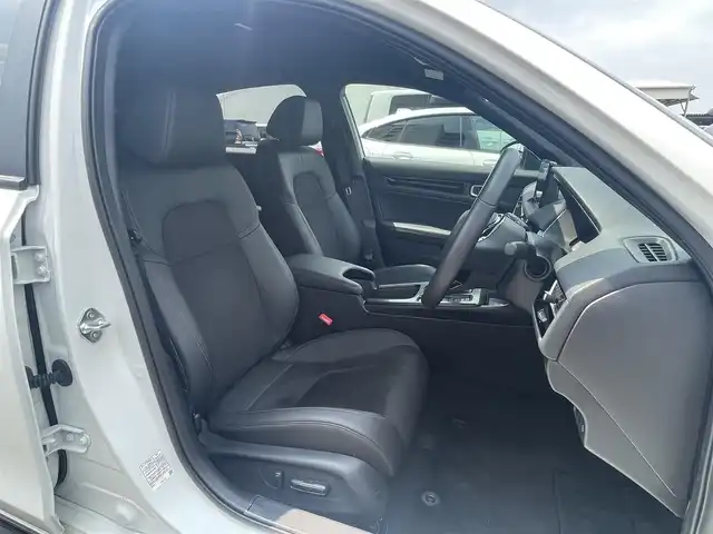 ホンダ シビック EX 静岡県 2023(令5)年 0.5万km プラチナホワイトパール HondaSENSING/HondaCONNECTディスプレー/　AM FM Bluetooth スマホ連携/バックカメラ/アダプティブクルーズコントロール/ブラインドスポットモニタリング/前後クリアランスソナー/前席シートヒーター/前席パワーシート/電動パーキングブレーキ/オートブレーキホールド/6速MT/リアウイング/ワイヤレス充電/USBジャック/スマートキー×2本/ETC2.0/BOSEプレミアムサウンド