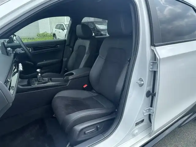 ホンダ シビック EX 静岡県 2023(令5)年 0.5万km プラチナホワイトパール HondaSENSING/HondaCONNECTディスプレー/　AM FM Bluetooth スマホ連携/バックカメラ/アダプティブクルーズコントロール/ブラインドスポットモニタリング/前後クリアランスソナー/前席シートヒーター/前席パワーシート/電動パーキングブレーキ/オートブレーキホールド/6速MT/リアウイング/ワイヤレス充電/USBジャック/スマートキー×2本/ETC2.0/BOSEプレミアムサウンド