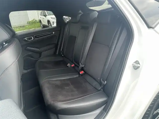 ホンダ シビック EX 静岡県 2023(令5)年 0.5万km プラチナホワイトパール HondaSENSING/HondaCONNECTディスプレー/　AM FM Bluetooth スマホ連携/バックカメラ/アダプティブクルーズコントロール/ブラインドスポットモニタリング/前後クリアランスソナー/前席シートヒーター/前席パワーシート/電動パーキングブレーキ/オートブレーキホールド/6速MT/リアウイング/ワイヤレス充電/USBジャック/スマートキー×2本/ETC2.0/BOSEプレミアムサウンド