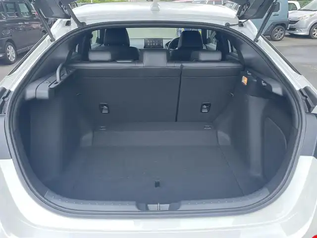 ホンダ シビック EX 静岡県 2023(令5)年 0.5万km プラチナホワイトパール HondaSENSING/HondaCONNECTディスプレー/　AM FM Bluetooth スマホ連携/バックカメラ/アダプティブクルーズコントロール/ブラインドスポットモニタリング/前後クリアランスソナー/前席シートヒーター/前席パワーシート/電動パーキングブレーキ/オートブレーキホールド/6速MT/リアウイング/ワイヤレス充電/USBジャック/スマートキー×2本/ETC2.0/BOSEプレミアムサウンド
