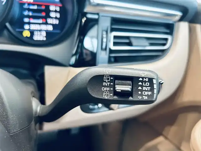 ポルシェ ポルシェ マカン 大阪府 2022(令4)年 3.7万km グレー ワンオーナー/エクステンデッドレザーP/サンルーフ/ベージュレザー/メモリ付きパワーシート/シートヒーター/ACC/純正ナビ/３６０度カメラ/applecarplay/純正20インチAW/LEDヘッドライト/電動リアゲート/パドルシフト