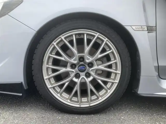 スバル ＷＲＸ Ｓ４ 2．0GT‐S アイサイト 埼玉県 2016(平28)年 12.6万km アイスシルバーメタリック (株)IDOMが運営する【じしゃロン鳩ヶ谷店】の自社ローン専用車両になりますこちらは現金またはオートローンご利用時の価格です。自社ローンご希望の方は別途その旨お申付け下さい/4WD／ターボ/純正メモリナビ/純正フルセグテレビ/バックカメラ/サイド/レーダークルーズコントロール/プッシュスタート/パドルシフト/ETC/純正LEDヘッドライト/ハーフレザーシート/前席パワーシート/純正18インチAW/スマートキー-スペア1本/前後ドライブレコーダー/フロント/サイド/リアスポイラー