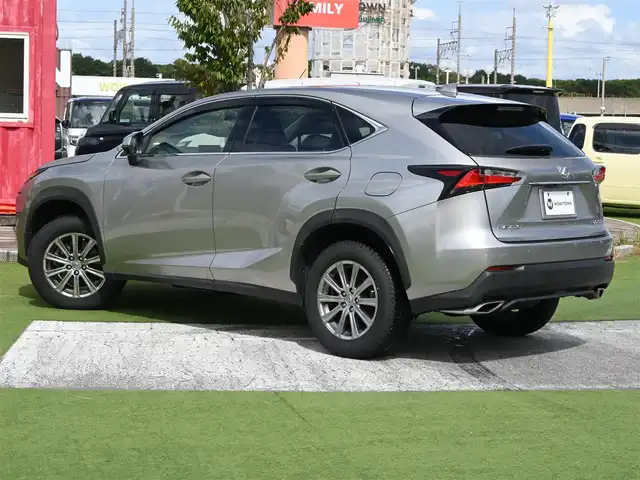レクサス ＮＸ 200t 千葉県 2014(平26)年 6万km ソニックチタニウム Lexus Safety System+/・プリクラッシュセーフティ/・レーンディパーチャーアラート/・オートハイビーム/・レーダークルーズコントロール/パワーバックドア/前席パワーシート/ハーフレザーシート/純正SDナビ/地デジTV/【DVD/CD再生機能　Bluetooth接続】/サイド/バックカメラ/ドライブレコーダー（前後撮影）/革巻きステアリング/ステアリングスイッチ/パドルシフト/ETC/LEDヘッドライト/フォグライト/ウインカーミラー/純正17インチアルミホイル/サイド/カーテンエアバッグ/スマートキー