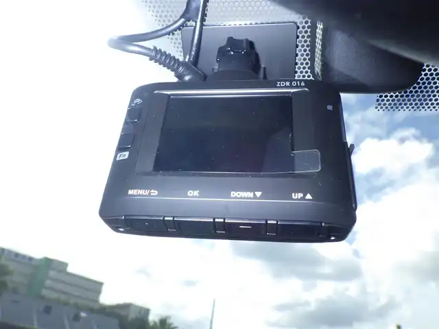 レクサス ＮＸ 200t 千葉県 2014(平26)年 6万km ソニックチタニウム Lexus Safety System+/・プリクラッシュセーフティ/・レーンディパーチャーアラート/・オートハイビーム/・レーダークルーズコントロール/パワーバックドア/前席パワーシート/ハーフレザーシート/純正SDナビ/地デジTV/【DVD/CD再生機能　Bluetooth接続】/サイド/バックカメラ/ドライブレコーダー（前後撮影）/革巻きステアリング/ステアリングスイッチ/パドルシフト/ETC/LEDヘッドライト/フォグライト/ウインカーミラー/純正17インチアルミホイル/サイド/カーテンエアバッグ/スマートキー