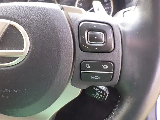 レクサス ＮＸ 200t 千葉県 2014(平26)年 6万km ソニックチタニウム Lexus Safety System+/・プリクラッシュセーフティ/・レーンディパーチャーアラート/・オートハイビーム/・レーダークルーズコントロール/パワーバックドア/前席パワーシート/ハーフレザーシート/純正SDナビ/地デジTV/【DVD/CD再生機能　Bluetooth接続】/サイド/バックカメラ/ドライブレコーダー（前後撮影）/革巻きステアリング/ステアリングスイッチ/パドルシフト/ETC/LEDヘッドライト/フォグライト/ウインカーミラー/純正17インチアルミホイル/サイド/カーテンエアバッグ/スマートキー