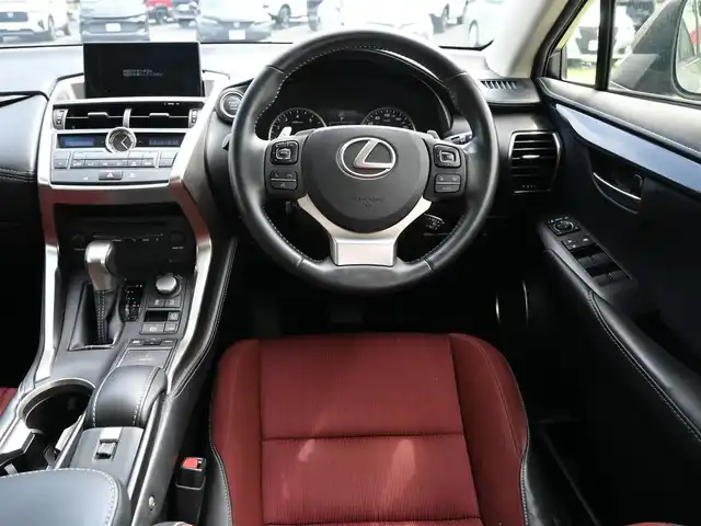 レクサス ＮＸ 200t 千葉県 2014(平26)年 6万km ソニックチタニウム Lexus Safety System+/・プリクラッシュセーフティ/・レーンディパーチャーアラート/・オートハイビーム/・レーダークルーズコントロール/パワーバックドア/前席パワーシート/ハーフレザーシート/純正SDナビ/地デジTV/【DVD/CD再生機能　Bluetooth接続】/サイド/バックカメラ/ドライブレコーダー（前後撮影）/革巻きステアリング/ステアリングスイッチ/パドルシフト/ETC/LEDヘッドライト/フォグライト/ウインカーミラー/純正17インチアルミホイル/サイド/カーテンエアバッグ/スマートキー