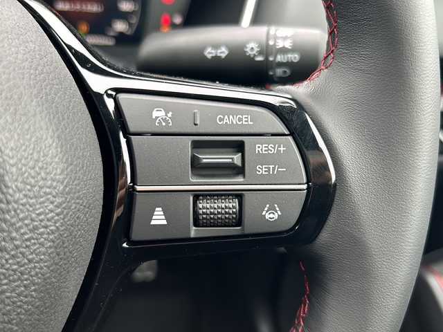 ホンダ シビック RS 三重県 2025(令7)年 0.1千km ソニックグレーパール ホンダセンシング/・衝突軽減ブレーキ/・近距離衝突軽減ブレーキ/・歩行者事故低減ステアリング/・路外逸脱抑制機能/・渋滞追従機能付アダプティブクルーズコントロール/・車線維持支援システム/・先行車発進お知らせ機能/・標識認識機能/・オートハイビーム/・アダプティブドライビングビーム/・パーキングセンサーシステム/・ブラインドスポットインフォメーション/・後退出庫サポート/1オーナー/BOSEプレミアムサウンドシステム/ホンダコネクトディスプレイ/【Bluetooth/USB/スマホ連携】/バックカメラ/ビルトインETC2.0/ワイヤレス充電/ハーフレザーシート/D/N席パワーシート/D/N席シートヒーター/オートライト/フルLEDヘッドランプ/235/40R18インチ純正AW/プッシュスタート/スマートキー/スペアキー
