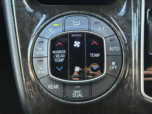 トヨタ ヴォクシー ZS 煌Ⅱ 兵庫県 2019(令1)年 3.6万km イナズマスパーキングブラックガラスフレーク 社外8インチナビ（Bluetooth接続/AM/FM/CD/DVD/フルセグTV）/社外ビルトインETC/バックカメラ/クルーズコントロール/両側パワースライドドア/トヨタセーフティセンス/純正16インチアルミホイール/スマートキー/前後ドライブレコーダー/コーナーセンサー/レーンキープアシスト/横滑り防止装置/盗難防止装置/衝突被害軽減システム/オートマチックハイビーム