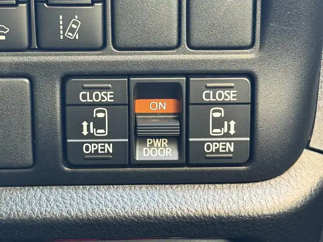 トヨタ ヴォクシー ZS 煌Ⅱ 兵庫県 2019(令1)年 3.6万km イナズマスパーキングブラックガラスフレーク 社外8インチナビ（Bluetooth接続/AM/FM/CD/DVD/フルセグTV）/社外ビルトインETC/バックカメラ/クルーズコントロール/両側パワースライドドア/トヨタセーフティセンス/純正16インチアルミホイール/スマートキー/前後ドライブレコーダー/コーナーセンサー/レーンキープアシスト/横滑り防止装置/盗難防止装置/衝突被害軽減システム/オートマチックハイビーム