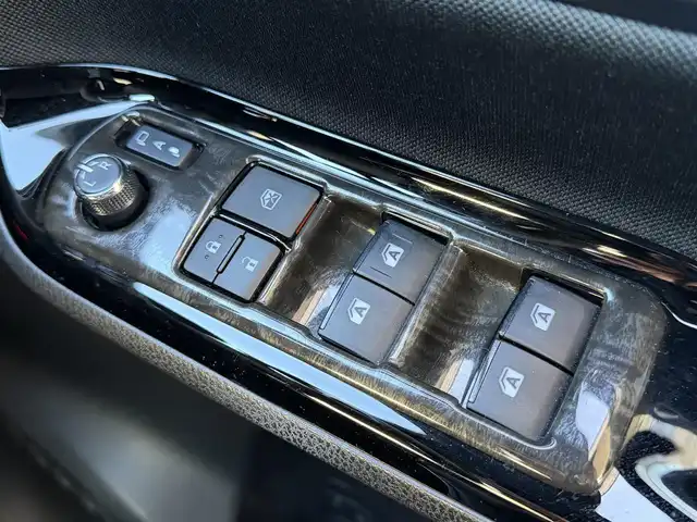 トヨタ ヴォクシー ZS 煌Ⅱ 兵庫県 2019(令1)年 3.6万km イナズマスパーキングブラックガラスフレーク 社外8インチナビ（Bluetooth接続/AM/FM/CD/DVD/フルセグTV）/社外ビルトインETC/バックカメラ/クルーズコントロール/両側パワースライドドア/トヨタセーフティセンス/純正16インチアルミホイール/スマートキー/前後ドライブレコーダー/コーナーセンサー/レーンキープアシスト/横滑り防止装置/盗難防止装置/衝突被害軽減システム/オートマチックハイビーム