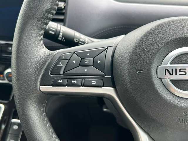 日産 セレナ e－パワー ハイウェイスター V 千葉県 2020(令2)年 5.4万km ブリリアントシルバー 純正10インチワイドナビ/フリップダウンモニター/CD/DVD/Bluetooth/フルセグTV/ETC/ドライブレコーダー/両側パワースライドドア/アラウンドビューモニター/セーフティパックB/エマージェンシーブレーキ/プロパイロット/インテリジェントパーキングアシスト/ブラインドスポットモニター/車線逸脱警報/車線逸脱防止支援/標識認識機能/純正15インチアルミホイール/純正フロアマット/保証書・取扱説明書