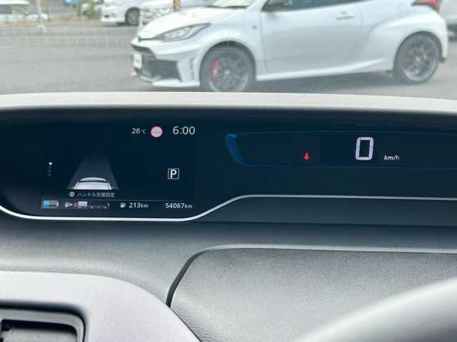 日産 セレナ e－パワー ハイウェイスター V 千葉県 2020(令2)年 5.4万km ブリリアントシルバー 純正10インチワイドナビ/フリップダウンモニター/CD/DVD/Bluetooth/フルセグTV/ETC/ドライブレコーダー/両側パワースライドドア/アラウンドビューモニター/セーフティパックB/エマージェンシーブレーキ/プロパイロット/インテリジェントパーキングアシスト/ブラインドスポットモニター/車線逸脱警報/車線逸脱防止支援/標識認識機能/純正15インチアルミホイール/純正フロアマット/保証書・取扱説明書