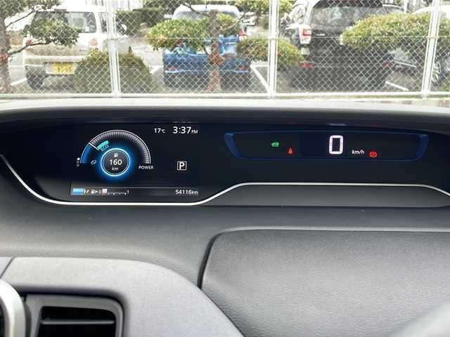 日産 セレナ e－パワー ハイウェイスター V 山口県 2020(令2)年 5.5万km ブリリアントシルバー フリップダウンモニター/純正10インチワイドナビ/・CDチェンジャー/・DVD再生機能有/・Bluetooth接続/・フルセグTV/アラウンドビューモニター/ビルトインETC/ドライブレコーダー/両側パワースライドドア/USB入力端子/セーフティパックB/エマージェンシーブレーキ/プロパイロット/インテリジェントパーキングアシスト/ブラインドスポットモニター/車線逸脱警報/車線逸脱防止支援/標識認識機能/純正15インチアルミホイール/純正フロアマット/ドアバイザー/ウィンカーミラー/保証書・取扱説明書