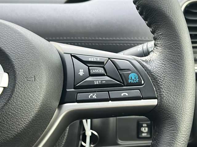 日産 セレナ e－パワー ハイウェイスター V 山口県 2020(令2)年 5.5万km ブリリアントシルバー フリップダウンモニター/純正10インチワイドナビ/・CDチェンジャー/・DVD再生機能有/・Bluetooth接続/・フルセグTV/アラウンドビューモニター/ビルトインETC/ドライブレコーダー/両側パワースライドドア/USB入力端子/セーフティパックB/エマージェンシーブレーキ/プロパイロット/インテリジェントパーキングアシスト/ブラインドスポットモニター/車線逸脱警報/車線逸脱防止支援/標識認識機能/純正15インチアルミホイール/純正フロアマット/ドアバイザー/ウィンカーミラー/保証書・取扱説明書