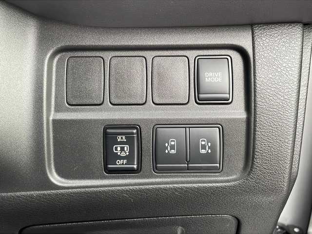 日産 セレナ e－パワー ハイウェイスター V 山口県 2020(令2)年 5.5万km ブリリアントシルバー フリップダウンモニター/純正10インチワイドナビ/・CDチェンジャー/・DVD再生機能有/・Bluetooth接続/・フルセグTV/アラウンドビューモニター/ビルトインETC/ドライブレコーダー/両側パワースライドドア/USB入力端子/セーフティパックB/エマージェンシーブレーキ/プロパイロット/インテリジェントパーキングアシスト/ブラインドスポットモニター/車線逸脱警報/車線逸脱防止支援/標識認識機能/純正15インチアルミホイール/純正フロアマット/ドアバイザー/ウィンカーミラー/保証書・取扱説明書