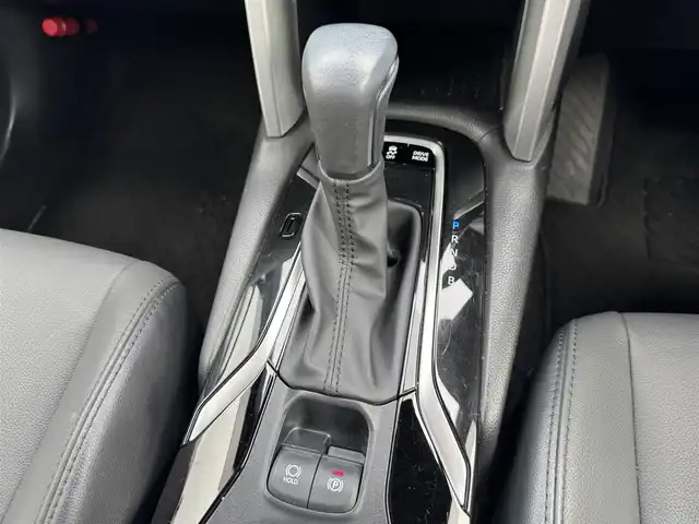 トヨタ カローラ クロス ハイブリッド Z 滋賀県 2023(令5)年 2.9万km プラチナホワイトパールマイカ 純正9インチナビ/・Bluetooth/USB/フルセグ/ハーフレザーシート/シートヒーター/パワーシート/パワーリアゲート/追従クルーズコントロール/LEDヘッドライト/電子パーキング/オートマチックハイビーム/純正１８AW/前後ソナー/ビルトインETC/ドライブレコーダー/スマートキー
