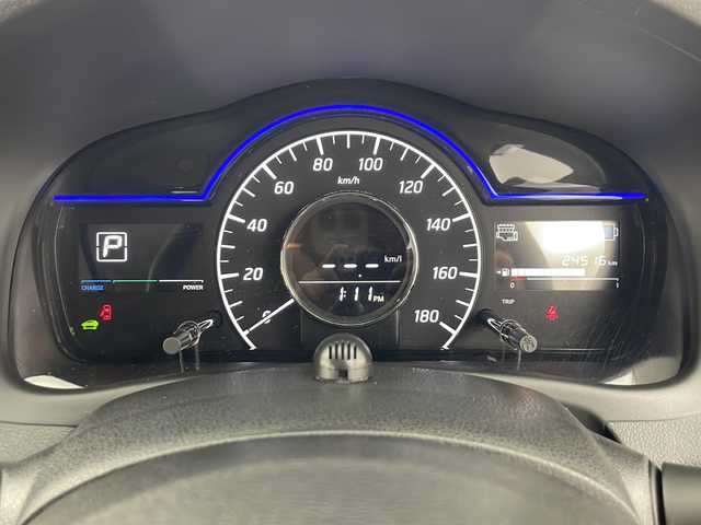 日産 ノート e－パワー メダリスト FOUR 秋田県 2020(令2)年 2.5万km ブリリアントホワイトパール 4WD/純正メモリナビ（DVD/BT/フルセグTV）/アラウンドビューモニター/バックカメラ/純正ドライブレコーダー/ETC/日産インテリジェントセーフティ/レーダークルーズコントロール/レーンキープアシスト/クリアランスソナー/衝突軽減ブレーキ/横滑り防止装置/ハーフレザーシート/LEDヘッドランプ/フォグランプ/革巻きステアリング/ステアリングリモコン/純正フロアマット/純正ドアバイザー/純正AW