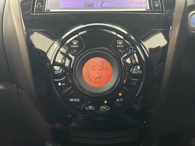 日産 ノート e－パワー メダリスト FOUR 秋田県 2020(令2)年 2.5万km ブリリアントホワイトパール 4WD/純正メモリナビ（DVD/BT/フルセグTV）/アラウンドビューモニター/バックカメラ/純正ドライブレコーダー/ETC/日産インテリジェントセーフティ/レーダークルーズコントロール/レーンキープアシスト/クリアランスソナー/衝突軽減ブレーキ/横滑り防止装置/ハーフレザーシート/LEDヘッドランプ/フォグランプ/革巻きステアリング/ステアリングリモコン/純正フロアマット/純正ドアバイザー/純正AW