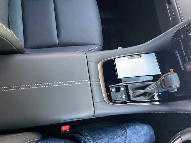 トヨタ アルファード Z 大阪府 2025(令7)年 0.1千km プラチナホワイトパールマイカ ワンオーナー/純正１４インチディスプレイオーディオ/パワーシート/シートヒーター/シートベンチレーション/ステアリングヒーター/両側パワースライドドア/パワーバックドア/ワイヤレス充電/ETC2.0/電動パーキングブレーキ/オートホールド/LEDヘッドライト/純正18インチAW