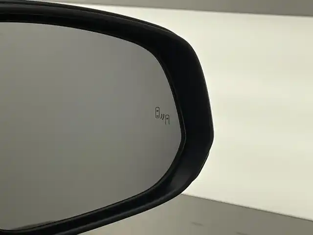 トヨタ ノア ハイブリッド S－Z 愛知県 2023(令5)年 3.5万km アティチュードブラックマイカ 純正１０．５型ナビ　ＢＳＭ　禁煙車　快適利便Ｈｉｇｈ　ＤＶＤデッキ　シートヒーター　ハンドルヒーター　電動リアゲート　両側パワスラ　ＡＣ１００Ｖ電源　前後ドラレコ　セーフティセンス　衝突軽減　ＬＥＤオートライト　フォグランプ　追従クルコン　コーナーセンサー　フォグランプ　USB　タイプC　オットマン　ハーフレザー　電動パーキング　オートホールド