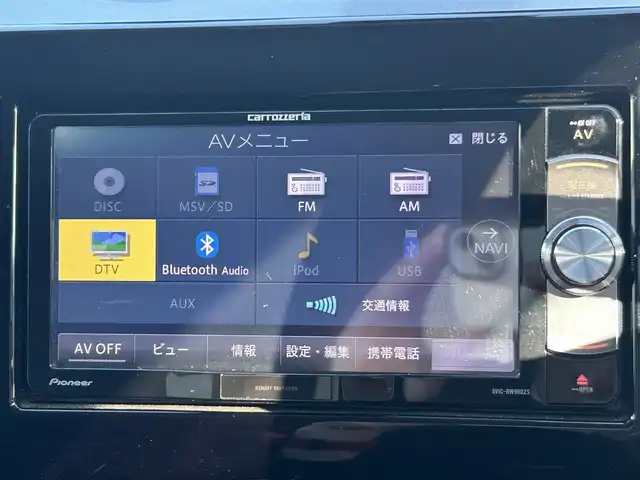 スズキ スイフト XL 大阪府 2017(平29)年 3.9万km ピュアホワイトP ナビ　/フルセグ　/Ｂｌｕｅｔｏｏｔｈ　/シートヒーター　/レーダークルーズコントロール　/衝突軽減ブレーキ　/前後コーナーセンサー　/オートハイビーム　/ＥＴＣ　/スマートキー　/アイドリングストップ