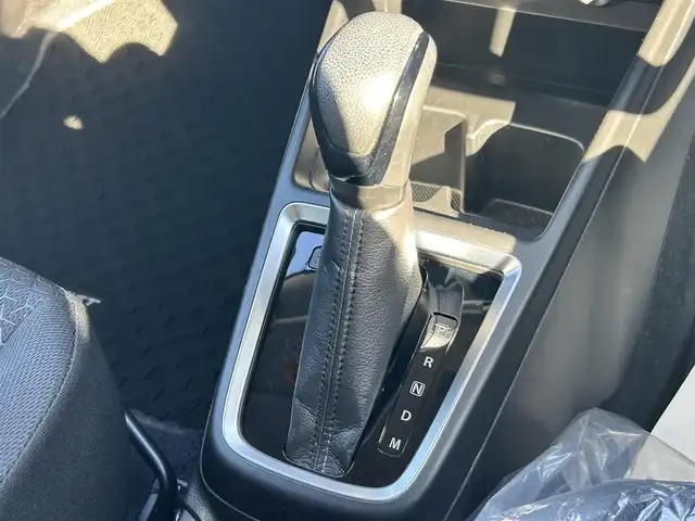 スズキ スイフト XL 大阪府 2017(平29)年 3.9万km ピュアホワイトP ナビ　/フルセグ　/Ｂｌｕｅｔｏｏｔｈ　/シートヒーター　/レーダークルーズコントロール　/衝突軽減ブレーキ　/前後コーナーセンサー　/オートハイビーム　/ＥＴＣ　/スマートキー　/アイドリングストップ