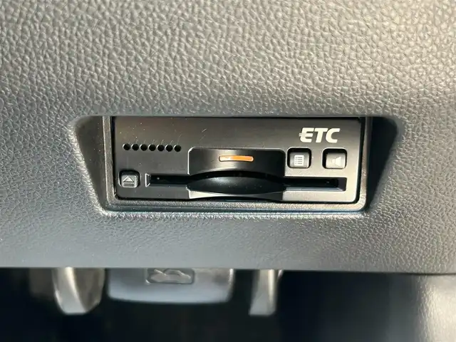 スズキ スイフト XL 大阪府 2017(平29)年 3.9万km ピュアホワイトP ナビ　/フルセグ　/Ｂｌｕｅｔｏｏｔｈ　/シートヒーター　/レーダークルーズコントロール　/衝突軽減ブレーキ　/前後コーナーセンサー　/オートハイビーム　/ＥＴＣ　/スマートキー　/アイドリングストップ