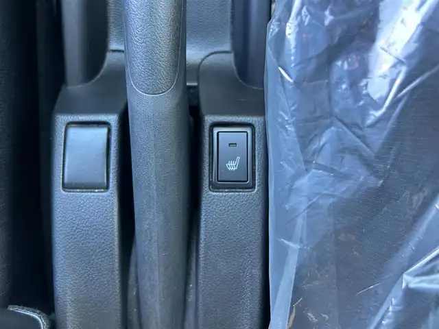 スズキ スイフト XL 大阪府 2017(平29)年 3.9万km ピュアホワイトP ナビ　/フルセグ　/Ｂｌｕｅｔｏｏｔｈ　/シートヒーター　/レーダークルーズコントロール　/衝突軽減ブレーキ　/前後コーナーセンサー　/オートハイビーム　/ＥＴＣ　/スマートキー　/アイドリングストップ