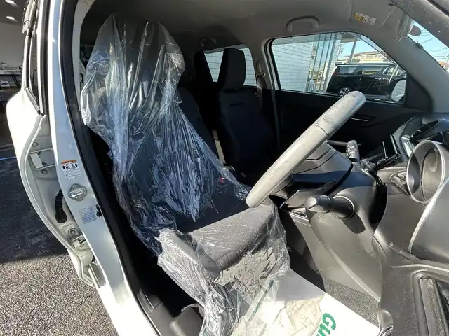 スズキ スイフト XL 大阪府 2017(平29)年 3.9万km ピュアホワイトP ナビ　/フルセグ　/Ｂｌｕｅｔｏｏｔｈ　/シートヒーター　/レーダークルーズコントロール　/衝突軽減ブレーキ　/前後コーナーセンサー　/オートハイビーム　/ＥＴＣ　/スマートキー　/アイドリングストップ