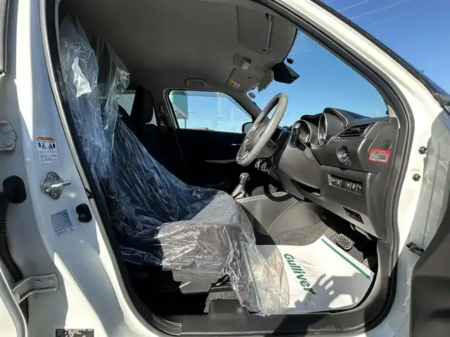 スズキ スイフト XL 大阪府 2017(平29)年 3.9万km ピュアホワイトP ナビ　/フルセグ　/Ｂｌｕｅｔｏｏｔｈ　/シートヒーター　/レーダークルーズコントロール　/衝突軽減ブレーキ　/前後コーナーセンサー　/オートハイビーム　/ＥＴＣ　/スマートキー　/アイドリングストップ