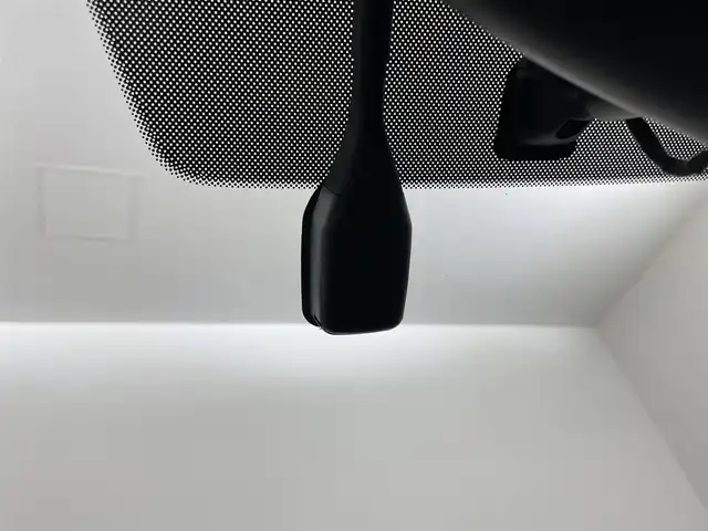 マツダ プレマシー 20S スカイアクティブ 埼玉県 2015(平27)年 5.2万km チタニウムフラッシュマイカ 社外ナビ　フリップダウンモニター　ビルトインＥＴＣ　クルーズコントロール　両側パワースライドドア　ステアリングスイッチ　パドルシフト　純正アルミホイール　オートライト　ＨＩＤライト　地デジフルセグ