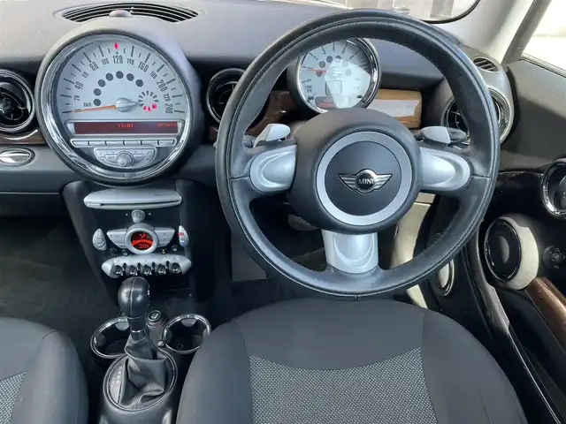 ＭＩＮＩ ミニ クーパー 道東・釧路十勝 2007(平19)年 6.8万km ワイン／銀 純正オーディオ/純正マット/スペアキ－1本/純正アルミホイール積み込み
