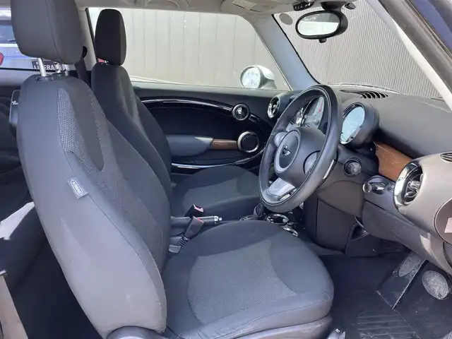 ＭＩＮＩ ミニ クーパー 道東・釧路十勝 2007(平19)年 6.8万km ワイン／銀 純正オーディオ/純正マット/スペアキ－1本/純正アルミホイール積み込み