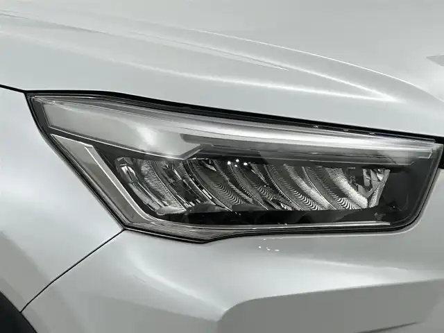 トヨタ ライズ Z 群馬県 2022(令4)年 1万km シャイニングホワイトパール モデリスタ　純正７インチナビ　バックカメラ　レーダークルーズコントロール　ＬＥＤライト　ＡＨＢ　シートヒーター　純正１７インチＡＷ　ステアリングリモコン　ＡＶＨ　電子パーキング　スマートキー　禁煙車