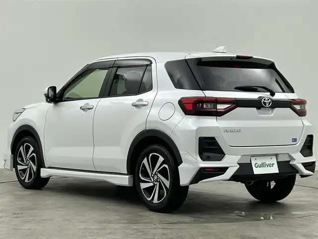 トヨタ ライズ Z 群馬県 2022(令4)年 1万km シャイニングホワイトパール モデリスタ　純正７インチナビ　バックカメラ　レーダークルーズコントロール　ＬＥＤライト　ＡＨＢ　シートヒーター　純正１７インチＡＷ　ステアリングリモコン　ＡＶＨ　電子パーキング　スマートキー　禁煙車