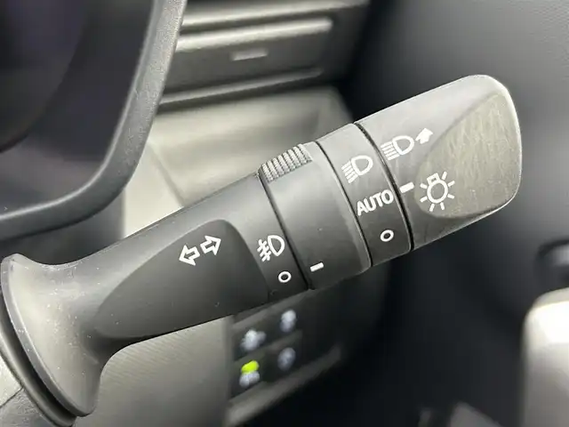 トヨタ ライズ Z 群馬県 2022(令4)年 1万km シャイニングホワイトパール モデリスタ　純正７インチナビ　バックカメラ　レーダークルーズコントロール　ＬＥＤライト　ＡＨＢ　シートヒーター　純正１７インチＡＷ　ステアリングリモコン　ＡＶＨ　電子パーキング　スマートキー　禁煙車
