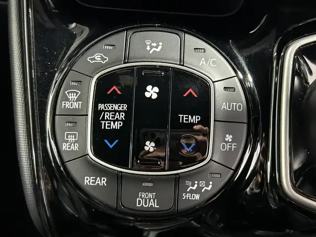 トヨタ ノア ハイブリッド Si ダブルバイビー 大阪府 2018(平30)年 4.3万km ブラック ALPINEナビ(フルセグ/DVD再生/Bluetooth) バックカメラ 後席モニター ETC 両側パワースライドドア 衝突軽減 クルコン トヨタセーフティセンス シートヒーター ドラレコ