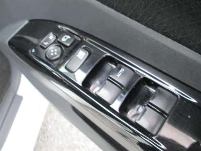 スズキ パレット ＳＷ TS 千葉県 2012(平24)年 5.9万km パールホワイト ワンオーナー/社外メモリーナビ、フルセグTV/オーディオ【CD/DVD/SD】/両側パワースライドドア/HIDヘッドライト&ハロゲンフォグ/純正14インチアルミホイール/ウィンカードアミラー/革巻きステアリング/オートライト/スマートキー/純正フロアマット/ドアバイザー/新車保証書/取扱説明書/スペアキー /整備記録簿/　【H25/H27/H29/R1/R3/R5】スズキ有