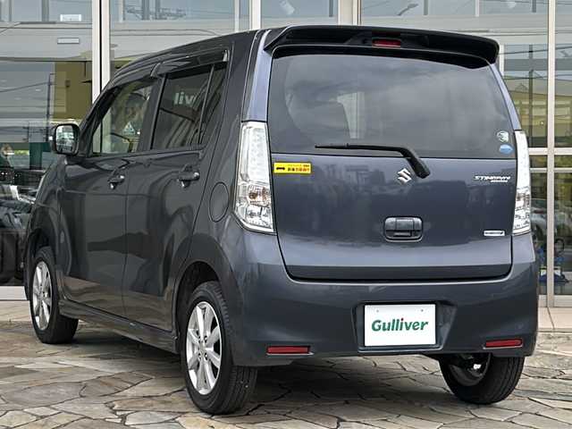 スズキ ワゴンＲ スティングレー X 静岡県 2014(平26)年 5.7万km ルナグレーパールメタリック 社外SDナビ/・フルセグTV/・CD/DVD/・Bluetooth/・SD/主要装備/・純正１４インチアルミ/・プッシュスタート/・ＨＩＤヘッドライト/・オートエアコン/・アイドリングストップ/・フォグランプ/・オートライト/・スマートキー/・パワーウィンドウ（運転席オート）