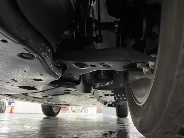 トヨタ ＲＡＶ４ G Zパッケージ 三重県 2022(令4)年 1.8万km アティチュードブラックマイカ ガソリン/4WD/MTモード付フロアCVT/純正 9インチディスプレイオーディオ＆ナビ/（AM/FM/USB/iPod/Bluetooth/TV/Miracast/CarPlay/AndroidAuto）/パノラミックビューモニター/ビルトインETC/Toyota Safety Sense/・プリクラッシュセーフティ/・レーントレーシングアシスト/・レーダークルコン（全車速追従機能付）/・オートハイビーム/・ブラインドスポットモニター/・リヤクロストラフィックアラート/・インテリジェントクリアランスソナー［パーキングサポートブレーキ（静止物＆後方接近車両）］/・ロードサインアシスト/・先行車発進告知機能/・ダウンヒルアシストコントロール/装備/・黒合皮シート/・ハンズフリーパワーバックドア/・デジタルインナーミラー/・シートヒーター＆ベンチレーション（D/N）/・ステアリングヒーター/・運転席パワーシート（メモリー付8way＋電動ランバーサポート）/・左右独立オートエアコン/・オートライト/・LED ヘッドライト＆フロントフォグライト/・マルチテレインセレクター（走行モード選択ダイヤル）/・ステアリングスイッチ/・電子パーキングブレーキ/・保/取/マルチ取/ナビ取/など