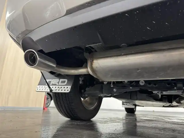 トヨタ ＲＡＶ４ G Zパッケージ 三重県 2022(令4)年 1.8万km アティチュードブラックマイカ ガソリン/4WD/MTモード付フロアCVT/純正 9インチディスプレイオーディオ＆ナビ/（AM/FM/USB/iPod/Bluetooth/TV/Miracast/CarPlay/AndroidAuto）/パノラミックビューモニター/ビルトインETC/Toyota Safety Sense/・プリクラッシュセーフティ/・レーントレーシングアシスト/・レーダークルコン（全車速追従機能付）/・オートハイビーム/・ブラインドスポットモニター/・リヤクロストラフィックアラート/・インテリジェントクリアランスソナー［パーキングサポートブレーキ（静止物＆後方接近車両）］/・ロードサインアシスト/・先行車発進告知機能/・ダウンヒルアシストコントロール/装備/・黒合皮シート/・ハンズフリーパワーバックドア/・デジタルインナーミラー/・シートヒーター＆ベンチレーション（D/N）/・ステアリングヒーター/・運転席パワーシート（メモリー付8way＋電動ランバーサポート）/・左右独立オートエアコン/・オートライト/・LED ヘッドライト＆フロントフォグライト/・マルチテレインセレクター（走行モード選択ダイヤル）/・ステアリングスイッチ/・電子パーキングブレーキ/・保/取/マルチ取/ナビ取/など