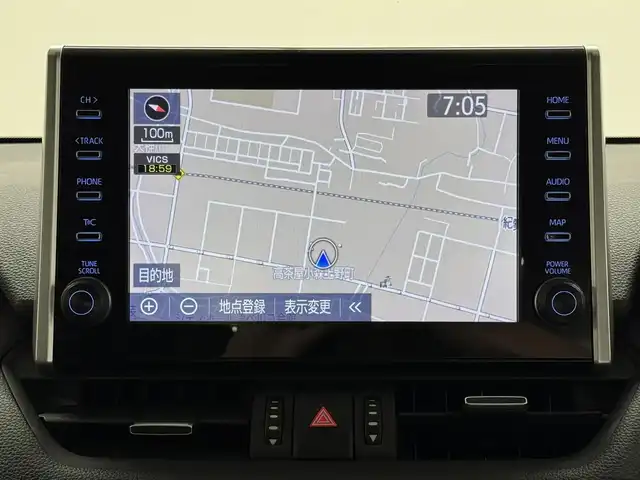 トヨタ ＲＡＶ４ G Zパッケージ 三重県 2022(令4)年 1.8万km アティチュードブラックマイカ ガソリン/4WD/MTモード付フロアCVT/純正 9インチディスプレイオーディオ＆ナビ/（AM/FM/USB/iPod/Bluetooth/TV/Miracast/CarPlay/AndroidAuto）/パノラミックビューモニター/ビルトインETC/Toyota Safety Sense/・プリクラッシュセーフティ/・レーントレーシングアシスト/・レーダークルコン（全車速追従機能付）/・オートハイビーム/・ブラインドスポットモニター/・リヤクロストラフィックアラート/・インテリジェントクリアランスソナー［パーキングサポートブレーキ（静止物＆後方接近車両）］/・ロードサインアシスト/・先行車発進告知機能/・ダウンヒルアシストコントロール/装備/・黒合皮シート/・ハンズフリーパワーバックドア/・デジタルインナーミラー/・シートヒーター＆ベンチレーション（D/N）/・ステアリングヒーター/・運転席パワーシート（メモリー付8way＋電動ランバーサポート）/・左右独立オートエアコン/・オートライト/・LED ヘッドライト＆フロントフォグライト/・マルチテレインセレクター（走行モード選択ダイヤル）/・ステアリングスイッチ/・電子パーキングブレーキ/・保/取/マルチ取/ナビ取/など